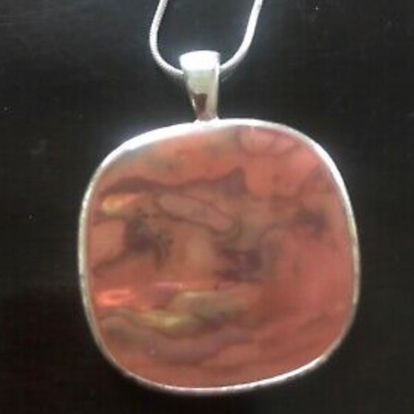 Necklace Bought from Marks & Spence in London 2007 Pre-Owned No Tags No Labels - Picture 3 of 3